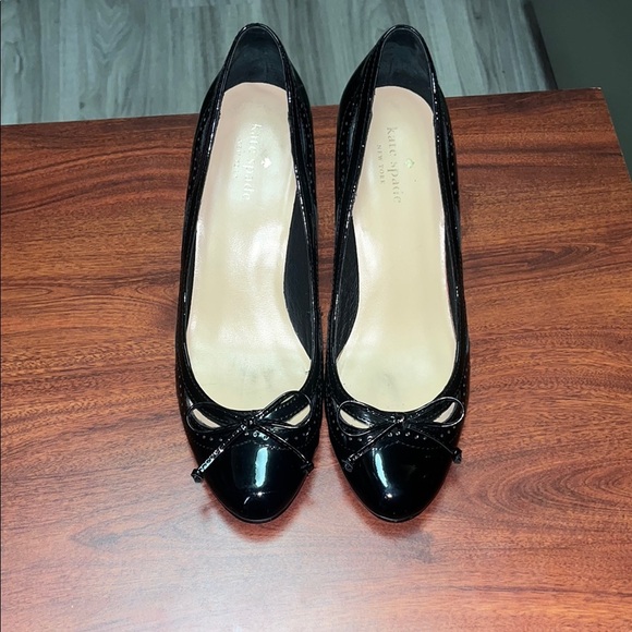 Kate Spade Patented Leather Black 3 Inch Heel with Bow and Cut Out Detailing - Picture 6 of 9